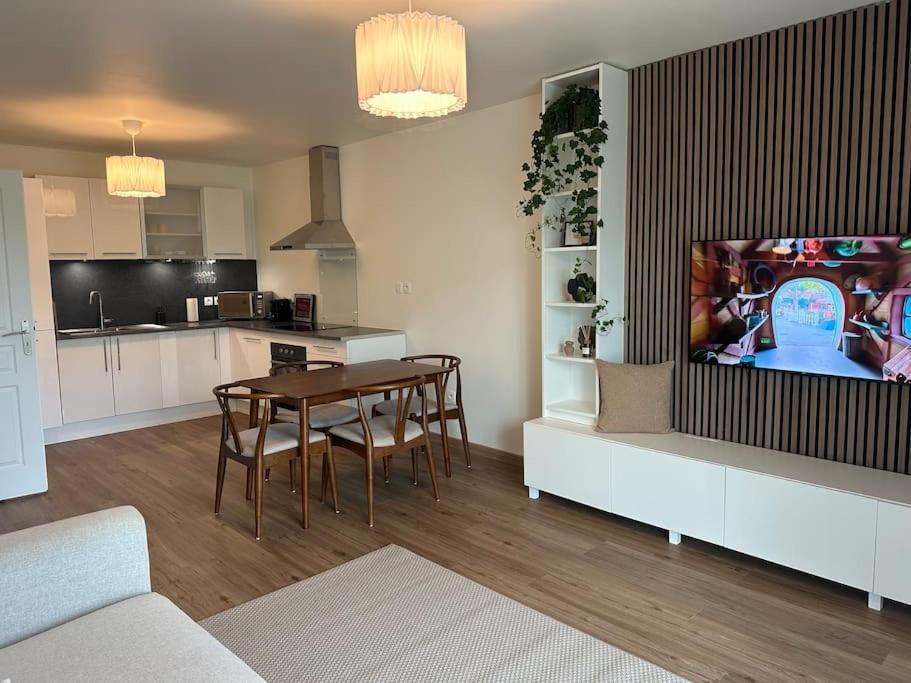 Suite Alya Appartement Proche Disneyland 마그니 르 홍그르 외부 사진