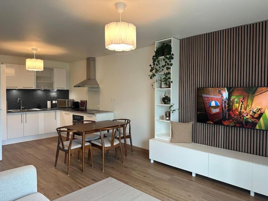 Suite Alya Appartement Proche Disneyland 마그니 르 홍그르 외부 사진